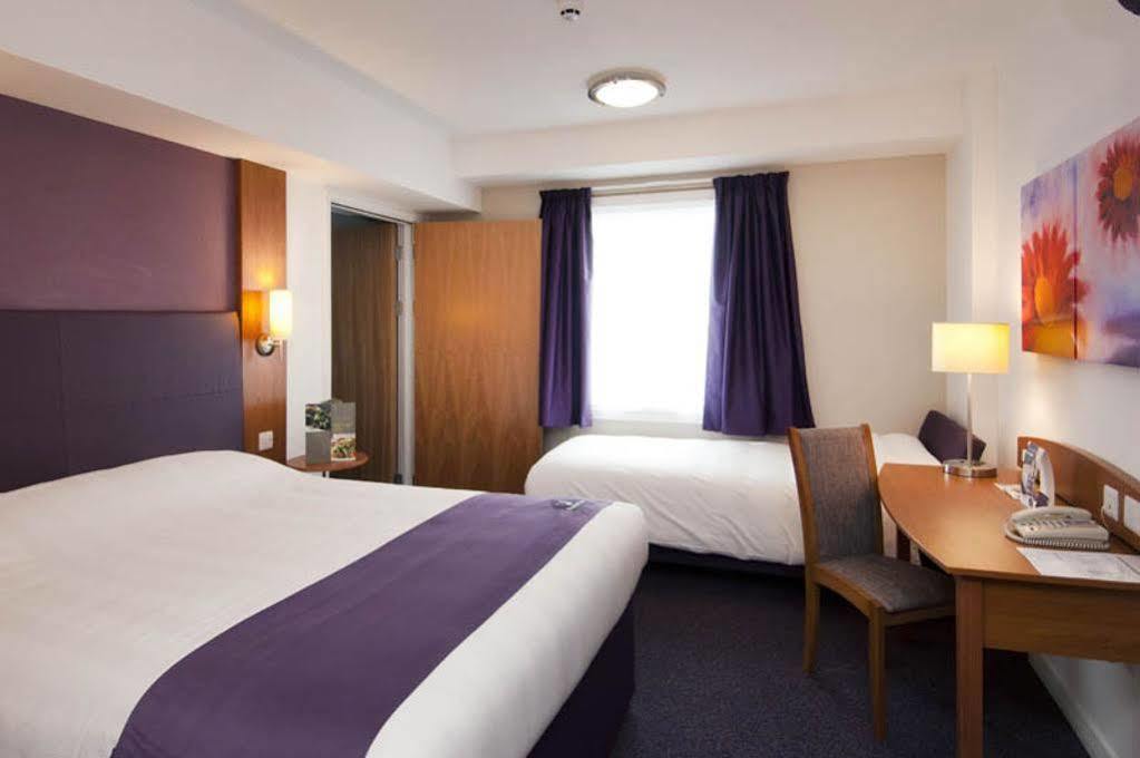 Premier Inn South Mimms/Potters Bar Экстерьер фото