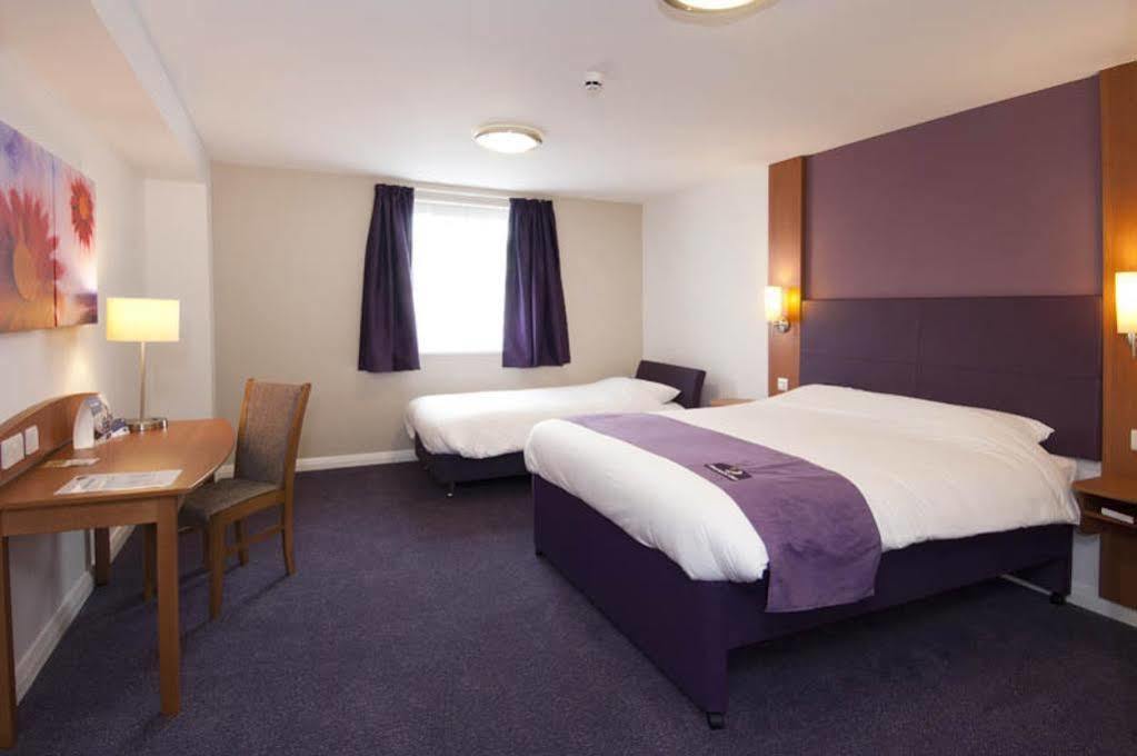 Premier Inn South Mimms/Potters Bar Экстерьер фото