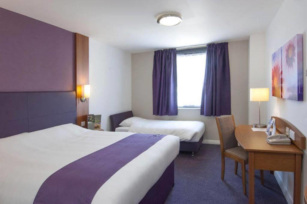 Premier Inn South Mimms/Potters Bar Экстерьер фото