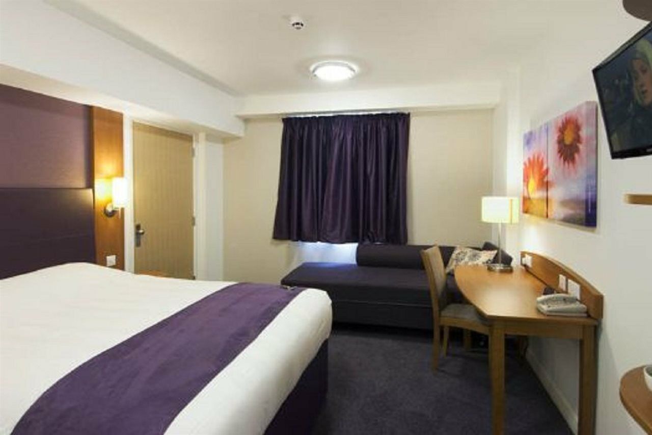 Premier Inn South Mimms/Potters Bar Экстерьер фото